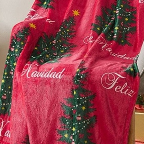 Feliz Navidad red Christmas Holiday tree plush throw blanket. NWT - Picture 3 of 3
